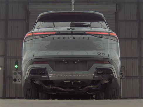 Certified 2025 INFINITI QX60 Luxe w/ Black Edition image 7