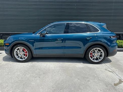 Certified 2026 Porsche Cayenne S AWD/4WD image 2