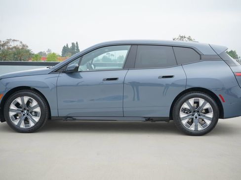 New 2026 BMW iX xDrive45 image 4
