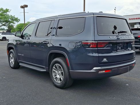 Certified 2022 Jeep Wagoneer Series I AWD/4WD image 6