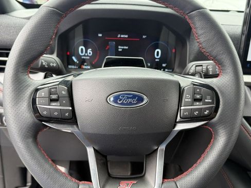 Used 2025 Ford Explorer ST image 21