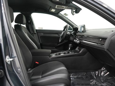 Used 2023 Honda Civic Sport image 11
