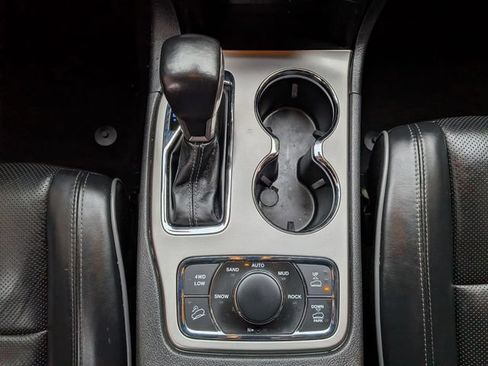 Certified 2020 Jeep Grand Cherokee Overland AWD/4WD image 19