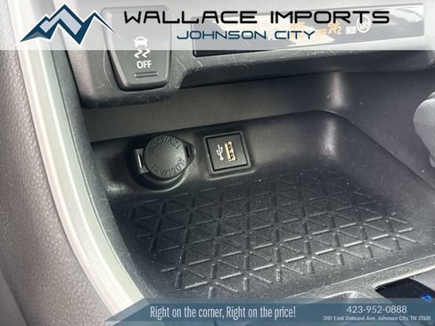 Used 2024 Toyota RAV4 LE AWD/4WD image 25