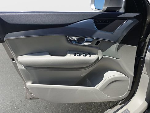 Used 2016 Volvo XC90 T6 Momentum w/ Vision Package AWD/4WD image 32
