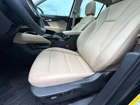 Used 2025 Buick Envision Preferred AWD/4WD image 11