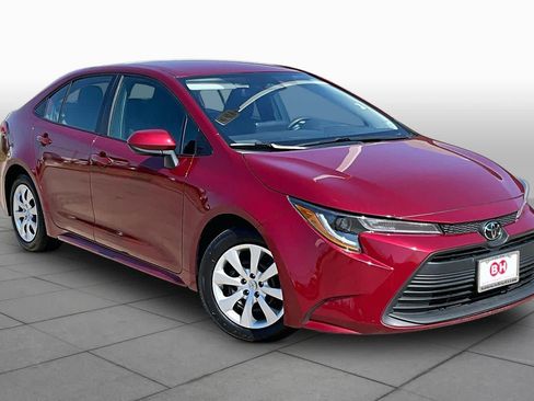 Used 2025 Toyota Corolla LE FWD image 3