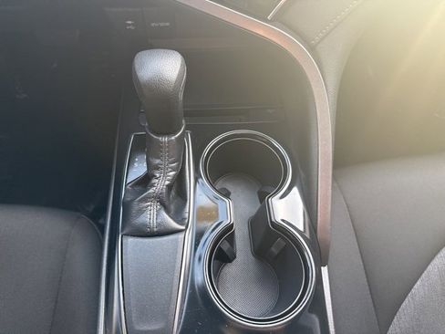 Used 2018 Toyota Camry LE image 17