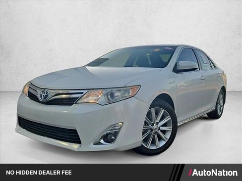 Used 2014 Toyota Camry XLE w/ Leather Package FWD image 1