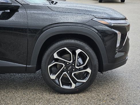 Used 2026 Chevrolet Trax RS w/ Sunroof Package image 9