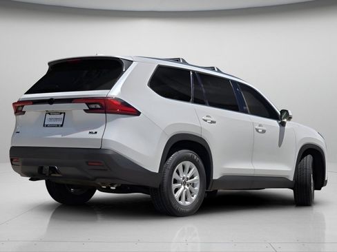 Used 2024 Toyota Grand Highlander AWD image 18