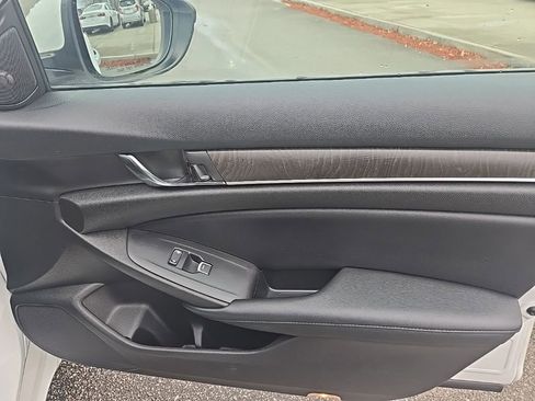 Used 2022 Honda Accord Touring image 37