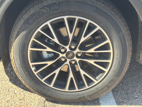 New 2025 Ford Escape SE w/ PHEV Premium Package image 24