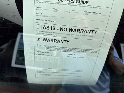 Used 2021 Toyota Prius LE AWD/4WD image 4