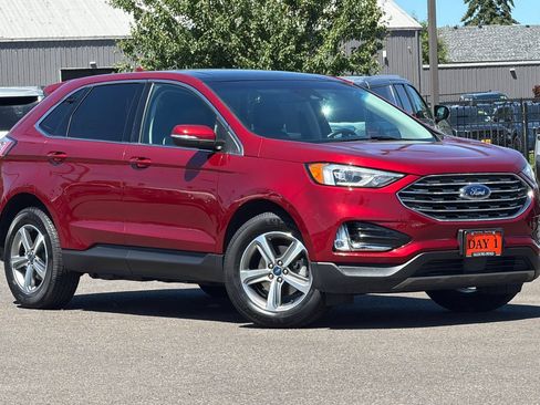 Used 2019 Ford Edge SEL w/ Equipment Group 201A FWD image 2