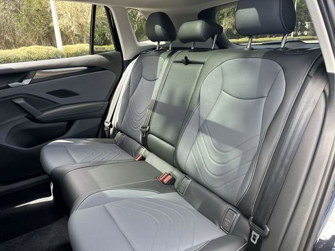 New 2026 Volkswagen Tiguan SE image 23