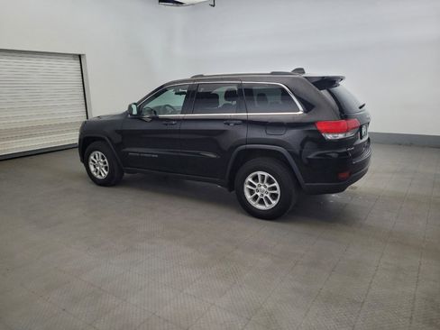 Used 2018 Jeep Grand Cherokee Laredo AWD/4WD image 3