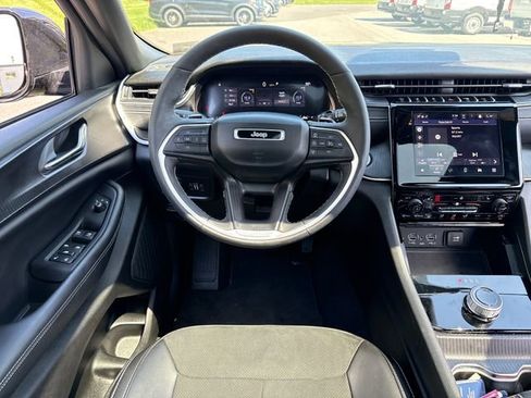 Used 2024 Jeep Grand Cherokee L Altitude AWD/4WD image 20