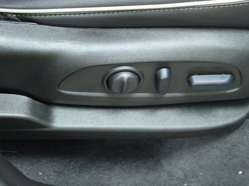 Certified 2023 Chevrolet Traverse Premier w/ LPO, Floor Liner Package image 11