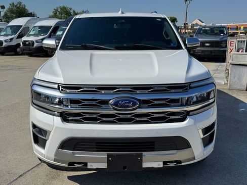 Used 2022 Ford Expedition Platinum AWD/4WD image 2