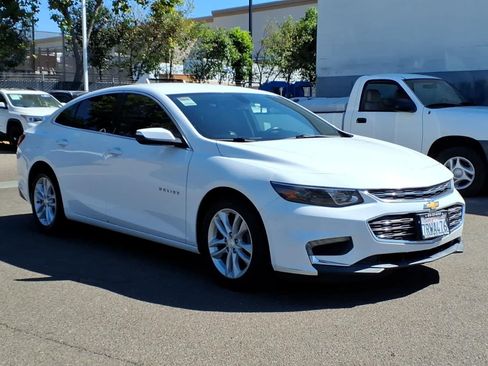 Used 2016 Chevrolet Malibu LT w/ Leather Package FWD image 3