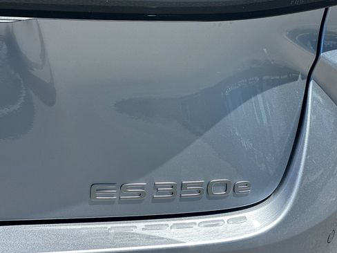 New 2026 Lexus ES 350e w/ Convenience Package FWD image 22