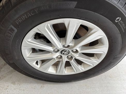 Used 2025 Toyota Grand Highlander XLE image 32