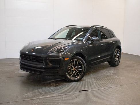 New 2026 Porsche Macan image 1