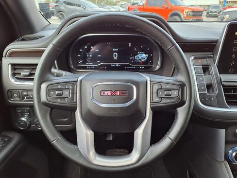 Used 2024 GMC Yukon SLE image 30
