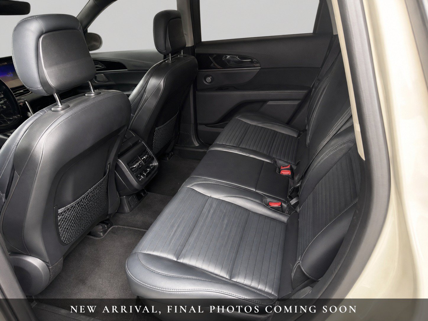 Used 2025 Lincoln Nautilus Reserve AWD/4WD image 5