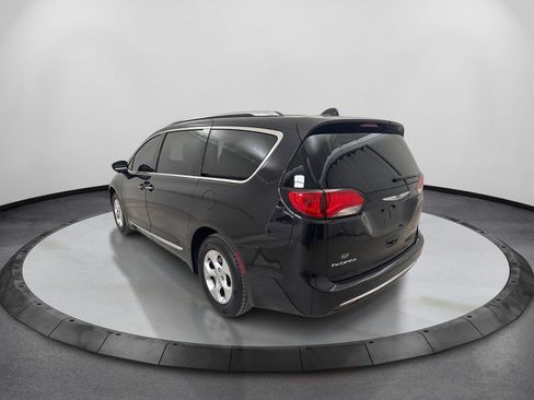 Used 2017 Chrysler Pacifica Touring-L Plus FWD image 7