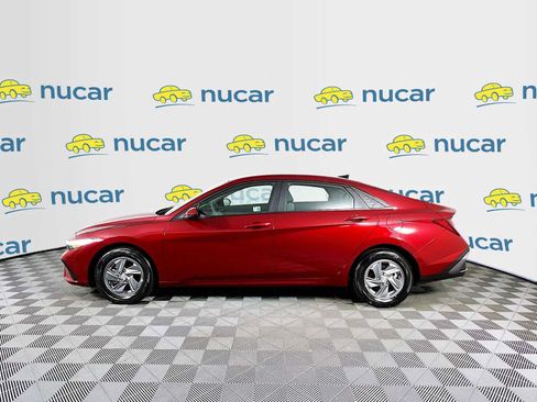 Certified 2024 Hyundai Elantra SE image 4