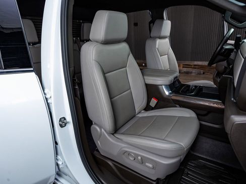 Used 2025 GMC Sierra 2500 SLT image 31