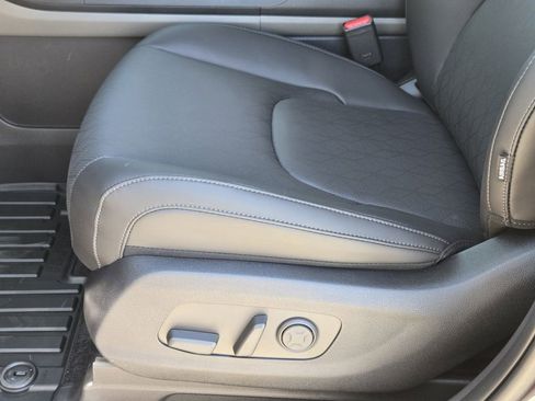 New 2026 Kia Carnival FWD image 19