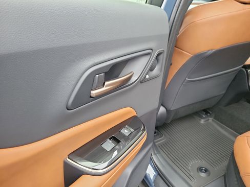 New 2025 Toyota Crown Signia image 13