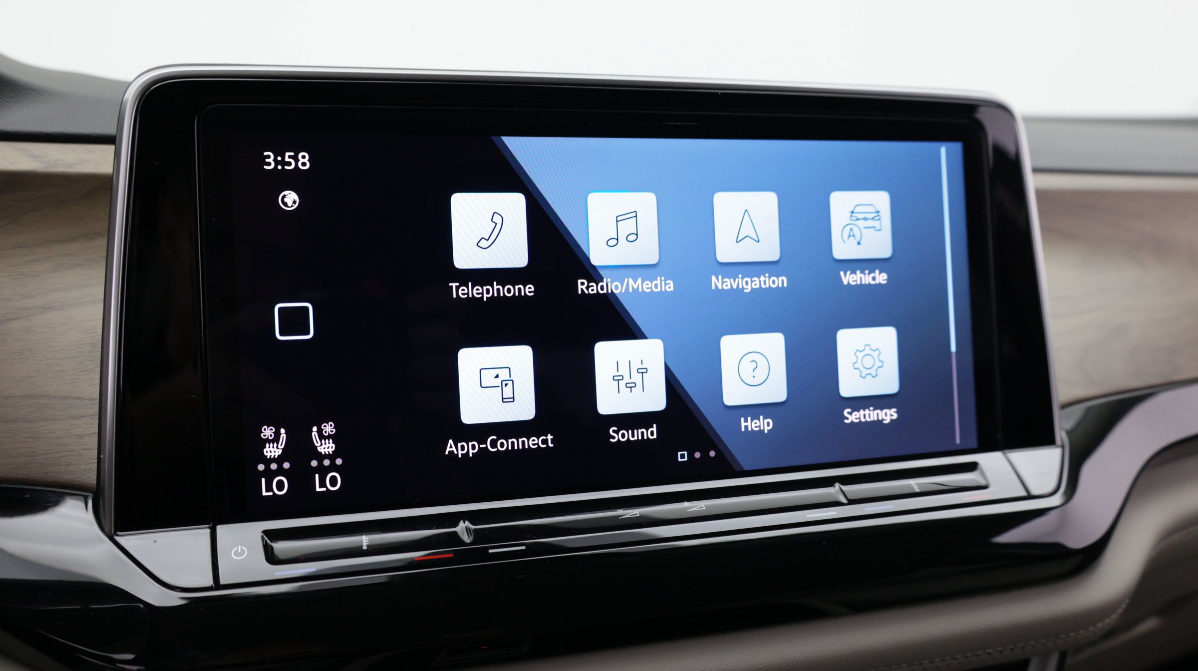 Used 2026 Volkswagen Atlas SE FWD image 25