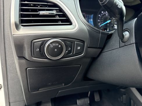 Used 2023 Ford Edge SEL AWD/4WD image 16