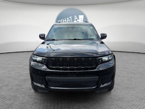 Used 2023 Jeep Grand Cherokee L Laredo AWD/4WD image 9