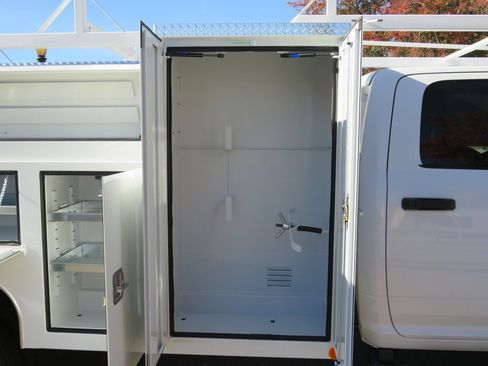 New 2023 RAM 4500 Tradesman w/ Chrome Appearance Group image 47