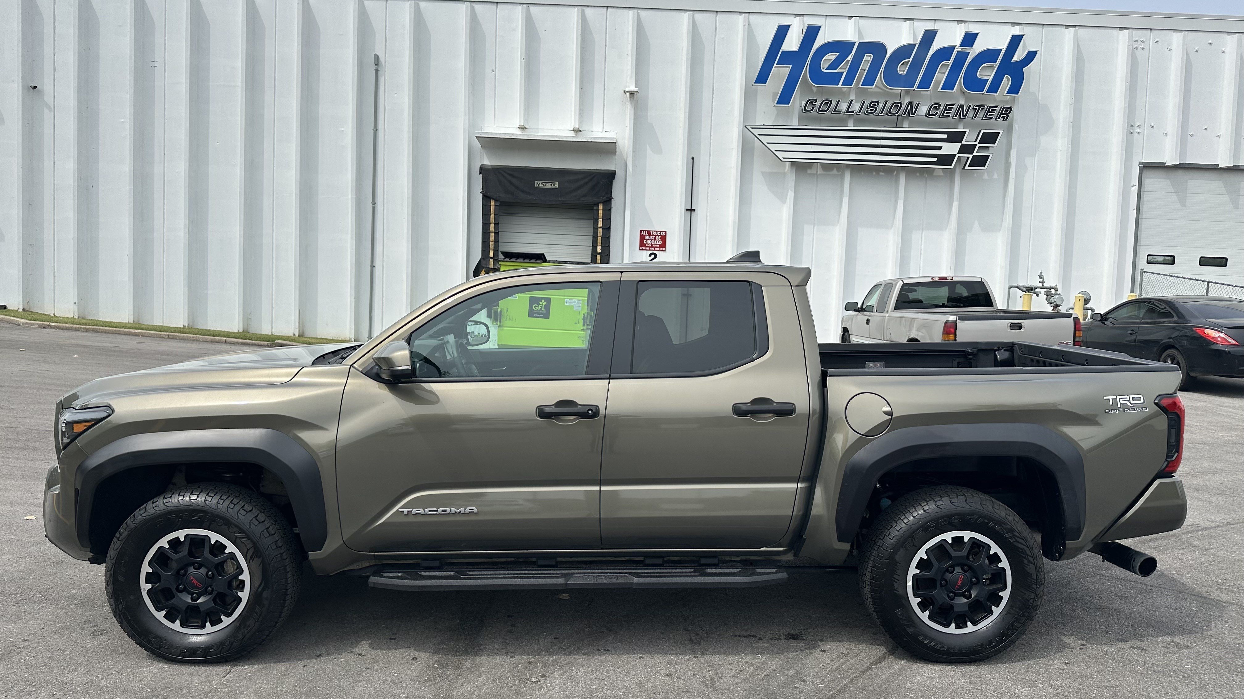 Used 2024 Toyota Tacoma TRD Off-Road w/ TRD Off Road Premium Package AWD/4WD image 7
