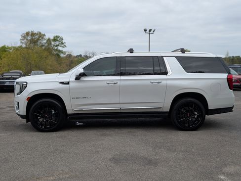 Used 2023 GMC Yukon XL Denali image 6