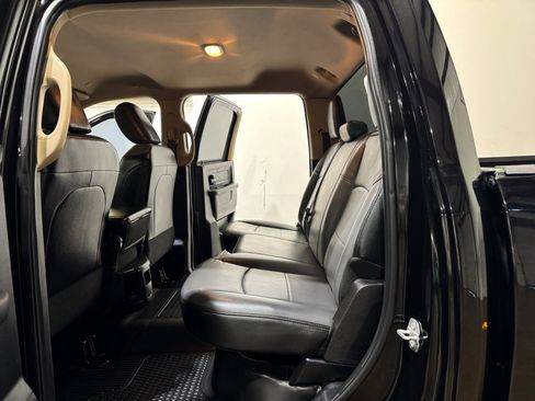 Used 2020 RAM 3500 Tradesman w/ Chrome Appearance Group image 16