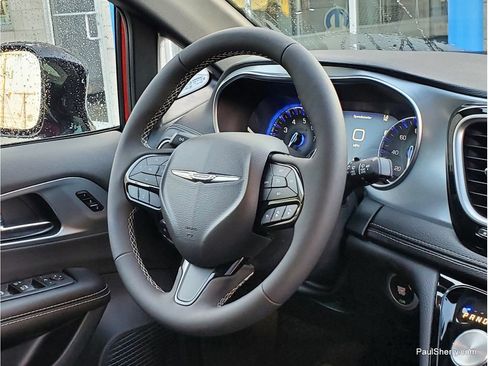 New 2026 Chrysler Pacifica Limited w/ S Appearance Package image 29