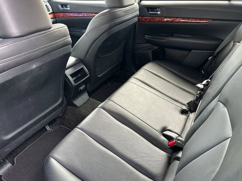 Used 2012 Subaru Outback 2.5i Limited AWD/4WD image 16