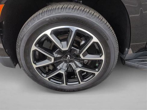 Used 2022 Chevrolet Tahoe RST w/ Luxury Package image 25