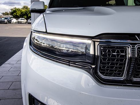 Used 2022 Jeep Grand Wagoneer Series II image 6