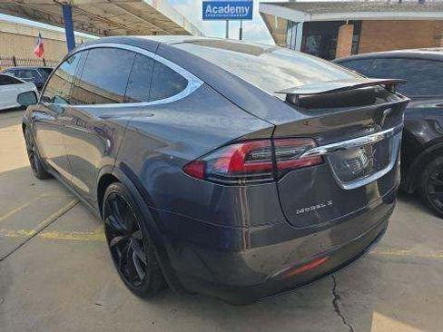 Used 2018 Tesla Model X 75D image 4
