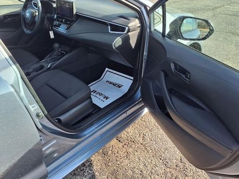 Used 2025 Toyota Corolla LE image 76