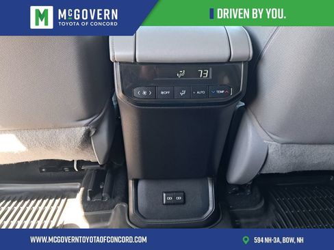 Used 2022 Toyota Highlander LE AWD/4WD image 22