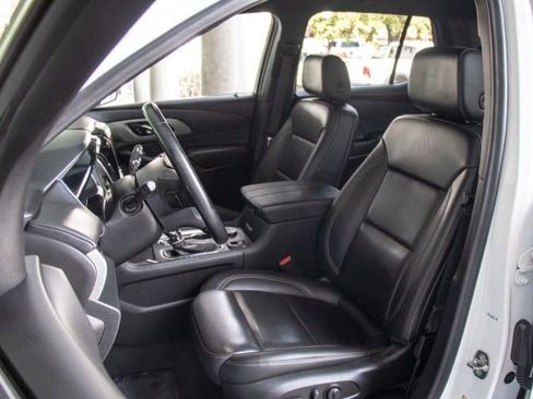 Used 2023 Chevrolet Traverse LT AWD/4WD image 10